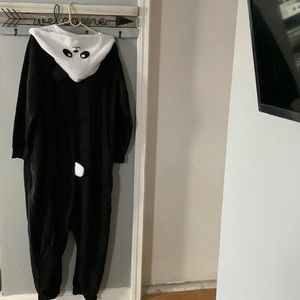 Panda pajama onesie can be considered a 1x in size